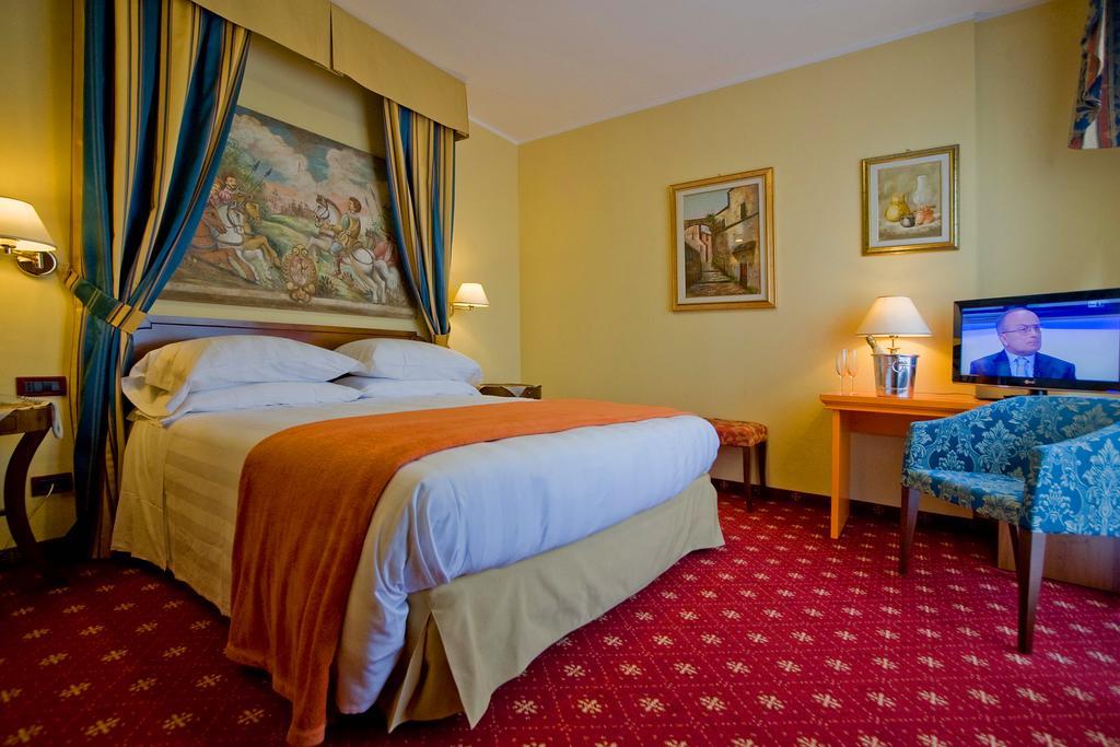 Hotel Ferrari سالسوماجّوري تيرمي المظهر الخارجي الصورة